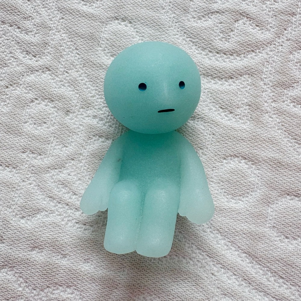 Smiski Toilet Series RESTING‎ Glow-in-the-Dark Figure